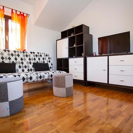 Apartment Kika Pula Bagian luar foto