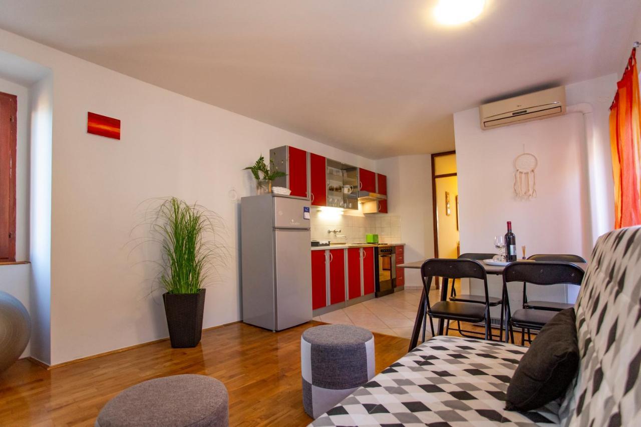 Apartment Kika Pula Bagian luar foto