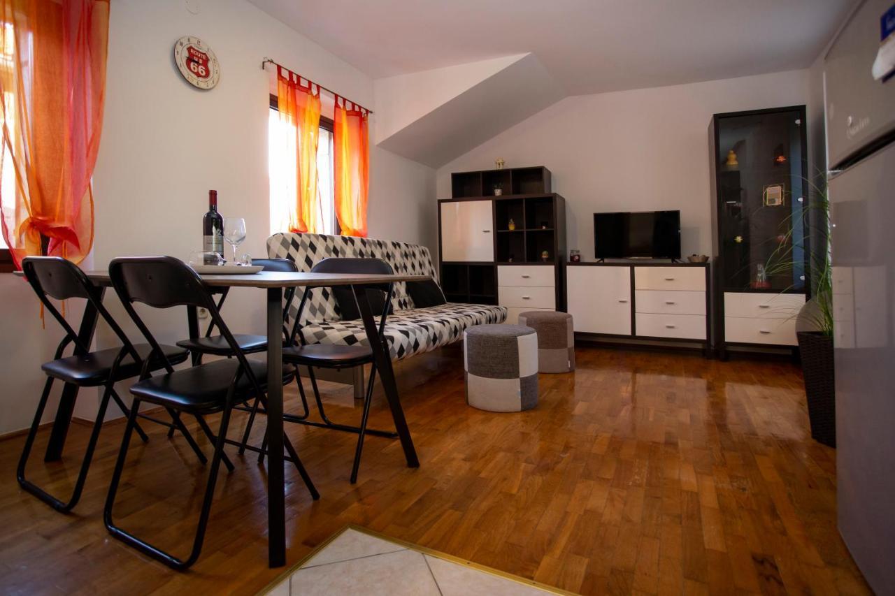 Apartment Kika Pula Bagian luar foto