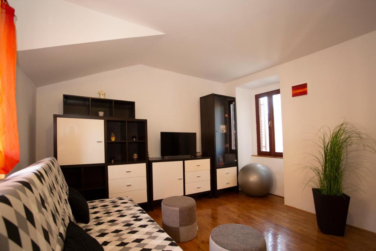 Apartment Kika Pula Bagian luar foto
