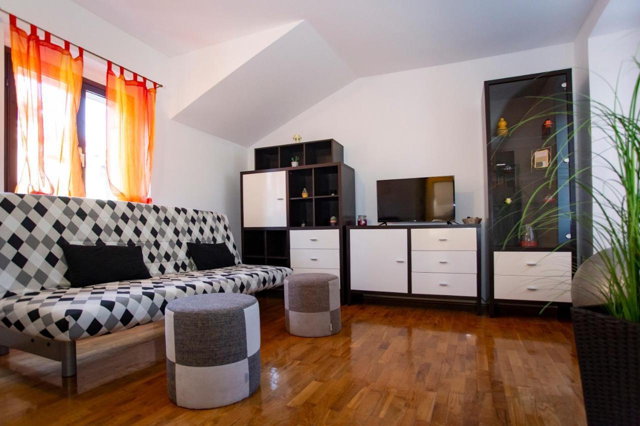 Apartment Kika Pula Bagian luar foto