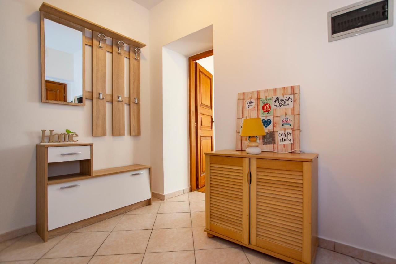 Apartment Kika Pula Bagian luar foto