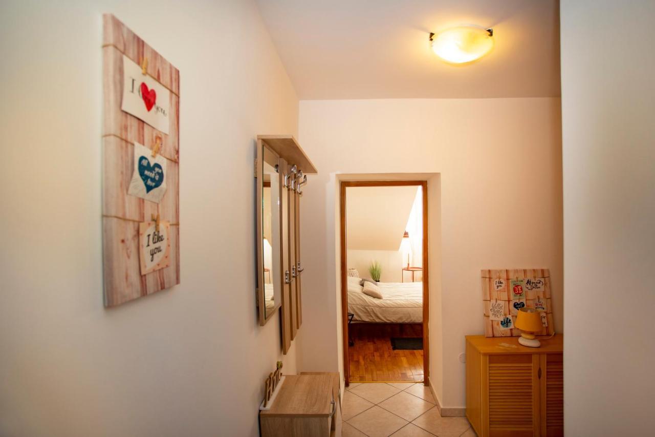 Apartment Kika Pula Bagian luar foto