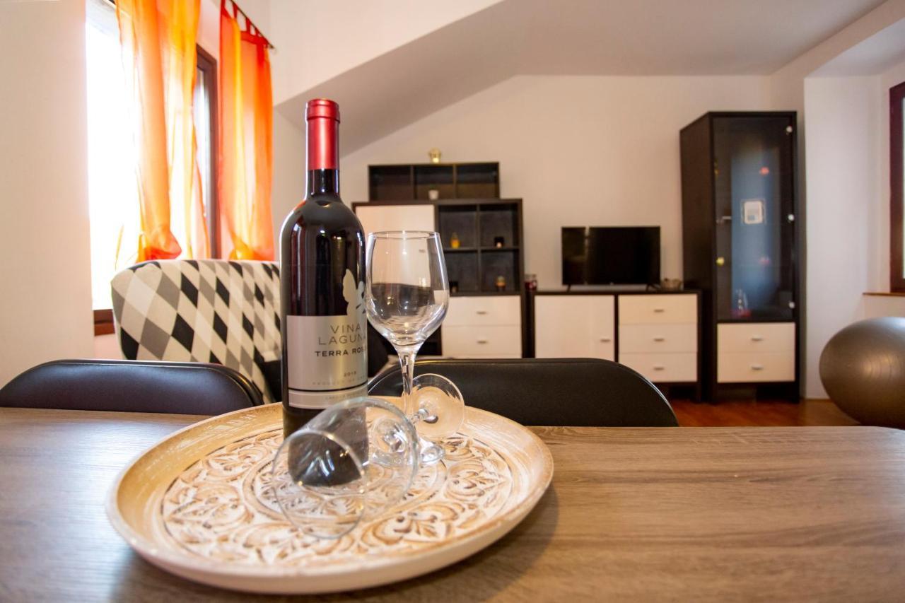 Apartment Kika Pula Bagian luar foto