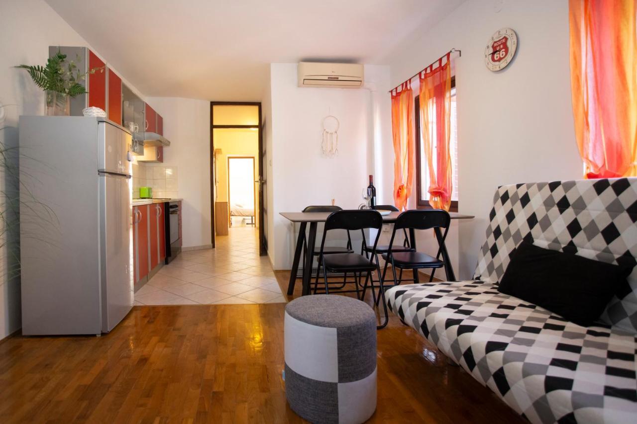 Apartment Kika Pula Bagian luar foto