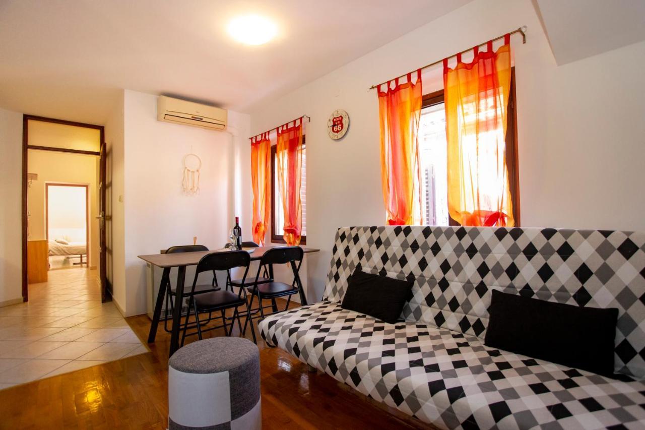 Apartment Kika Pula Bagian luar foto