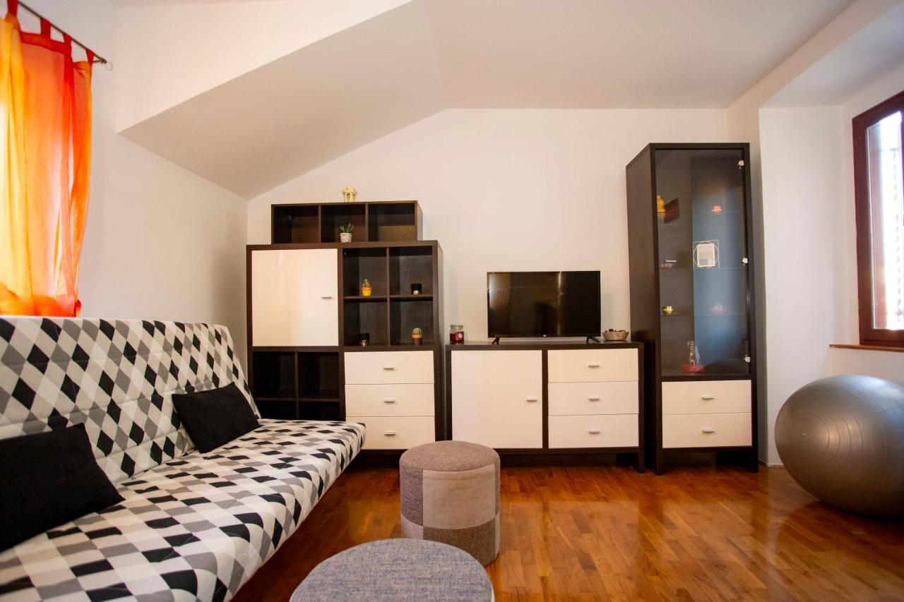 Apartment Kika Pula Bagian luar foto