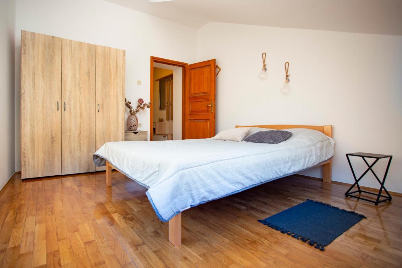 Apartment Kika Pula Bagian luar foto